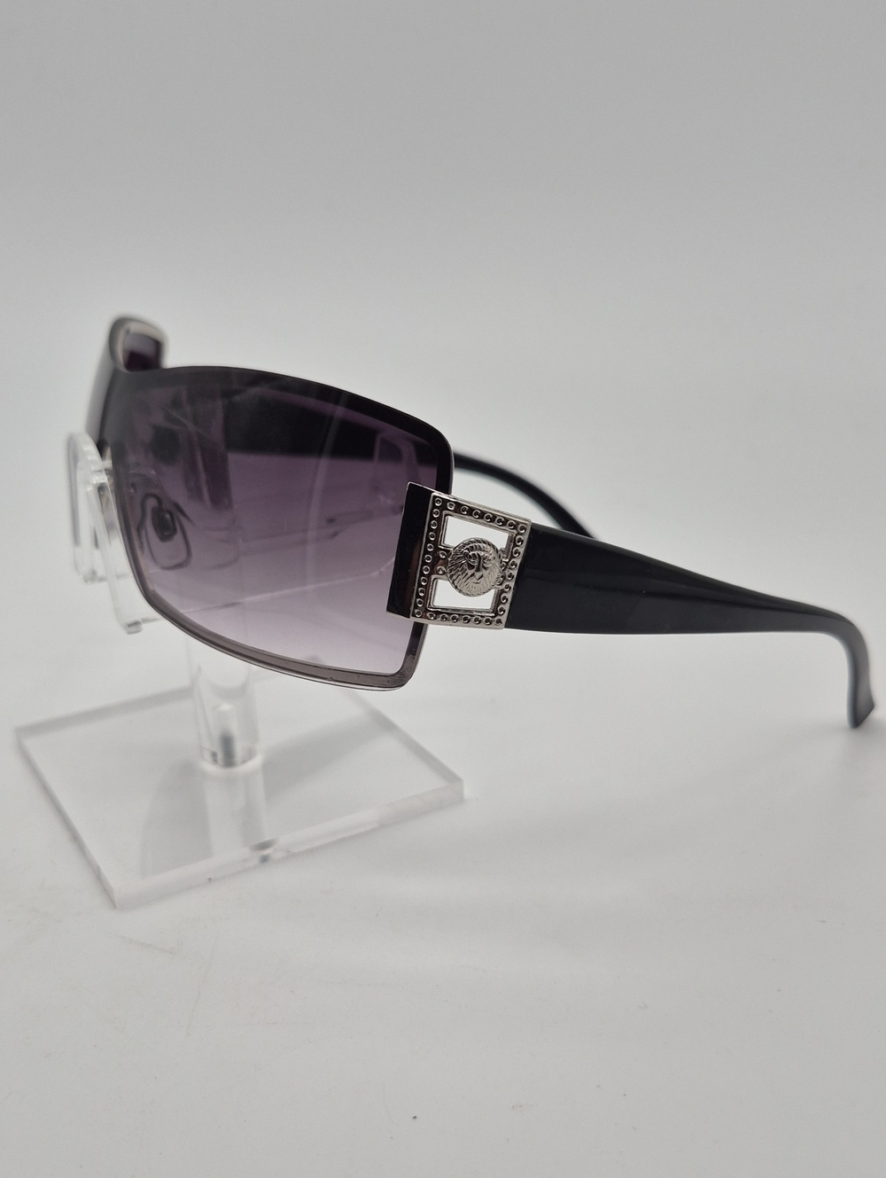 Women's Black Sunglasses with Gradient Purple Lenses